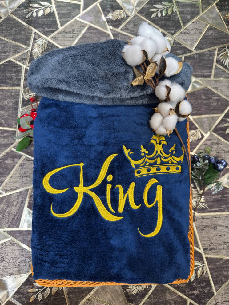 Мужской махровый халат с именной вышивкой 